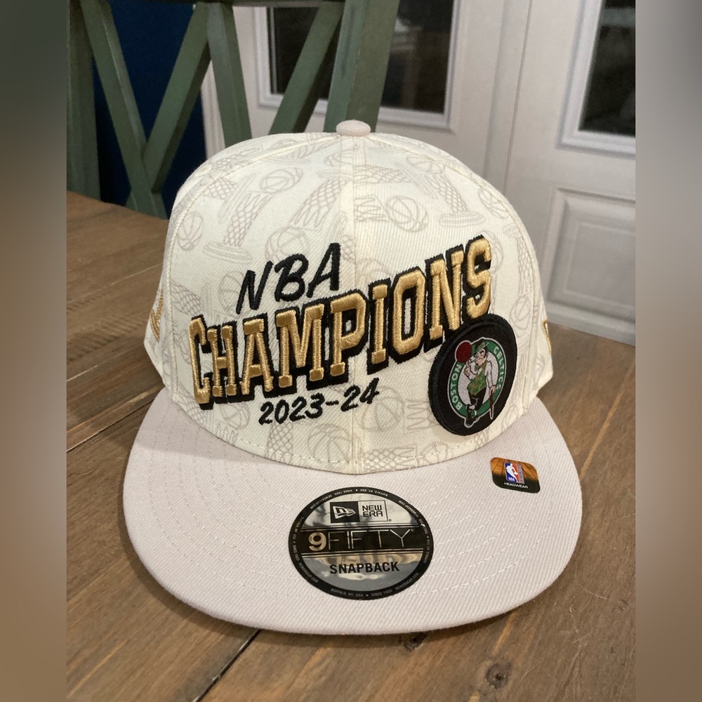 Boston Celtics New Era 2024 NBA Champions 9FIFTY Locker Room Snapback Hat